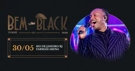 Thiaguinho se apresentando no show do álbum Bem Black