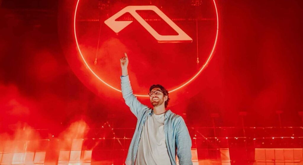 Público animado no festival Piknic Électronik e Anjunadeep Open Air em São Paulo