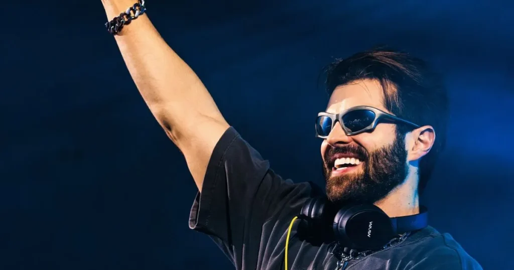 Alok se apresentando no Laroc Guarujá