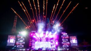 Público vibrante no Hopi Pride Festival 2026 em Vinhedo, São Paulo, celebrando a cultura LGBTQIAPN+.