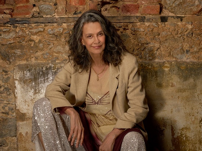 Simone durante apresentação de sua nova turnê 'Que Mulher É Essa?!' em São Paulo, 2026.