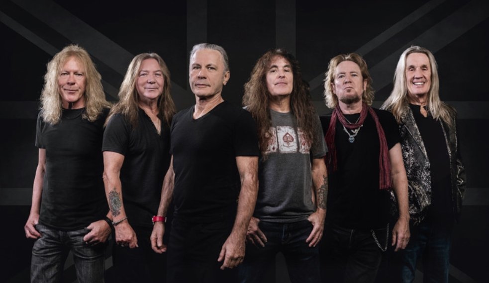Corrida oficial do Iron Maiden em São Paulo com participantes correndo no Vale do Anhangabaú