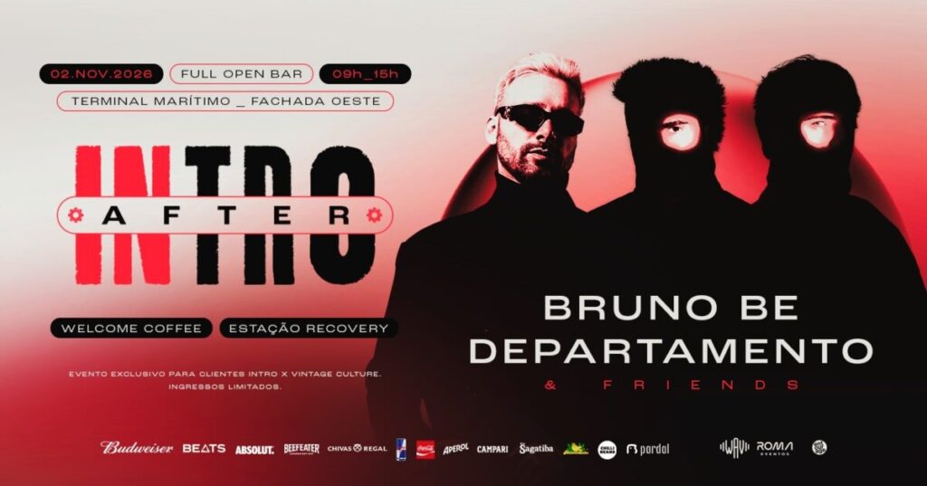 Público animado no evento After INTRO 2026 em Fortaleza com palco de música eletrônica ao fundo